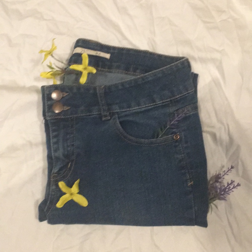 Mid-Rise Medium Wash Skinny Jeans